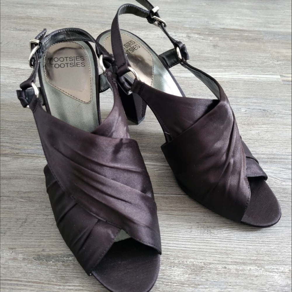 MOOTSIES TOOTSIES (NWOT) Black Satin Heels... size 8.5